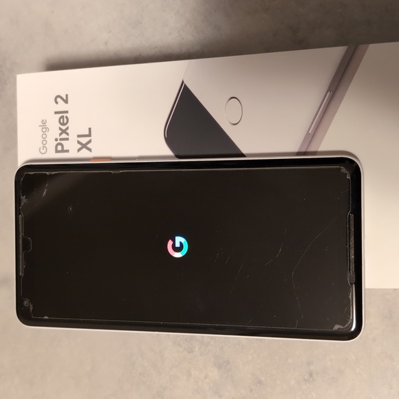Google Pixel 2 XL 64GB in White (Used) - Picture 3 of 3